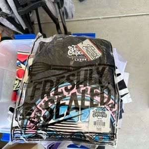 LA EXCLUSIVE JOHNNY CUPCAKES